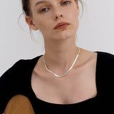 Sleek Curve Necklace