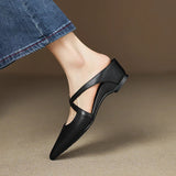 Mule en cuir à brides croisées