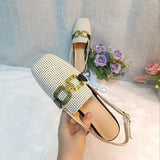 Escarpins Mary Jane à talon moyen et bout carré