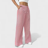 María - Pantalones anchos y cómodos con detalles elegantes
