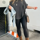 BELLA - CAMISETA OVERSIZE CON CLAVIJAS